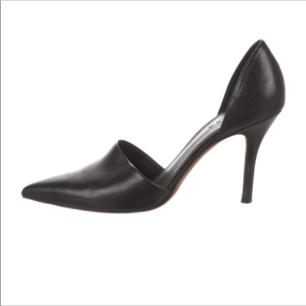 Vince. Black Leather pump, sz7